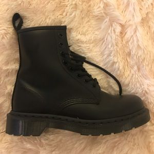 ALL BLACK 1460 Mono Dr. Martens